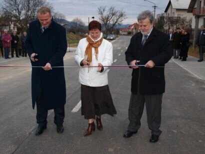 V Trenčianskych Stankovciach odovzdali do užívania zrekonštruovanú cestu