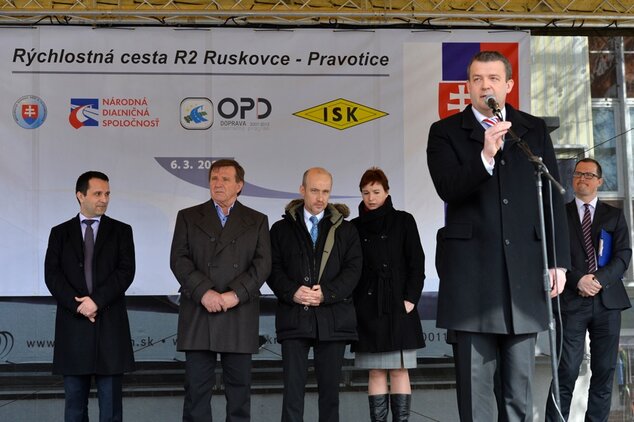 Výstavba r2 obchvat bánovce - Bn 09 8617