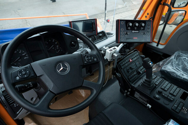 Viac ako 100 kusov techniky a 246 ľudí sa bude starať o zjazdnosť krajských ciest počas zimného obdobia - 20201127_TN_SCTSK_009w