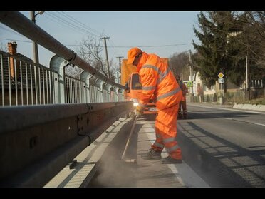 Veľké jarné upratovanie ciest postupne začína